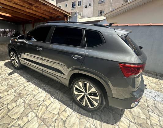 VOLKSWAGEN TAOS 1.4 250 TSI TOTAL FLEX COMFORTLINE AUTOMÁTICO